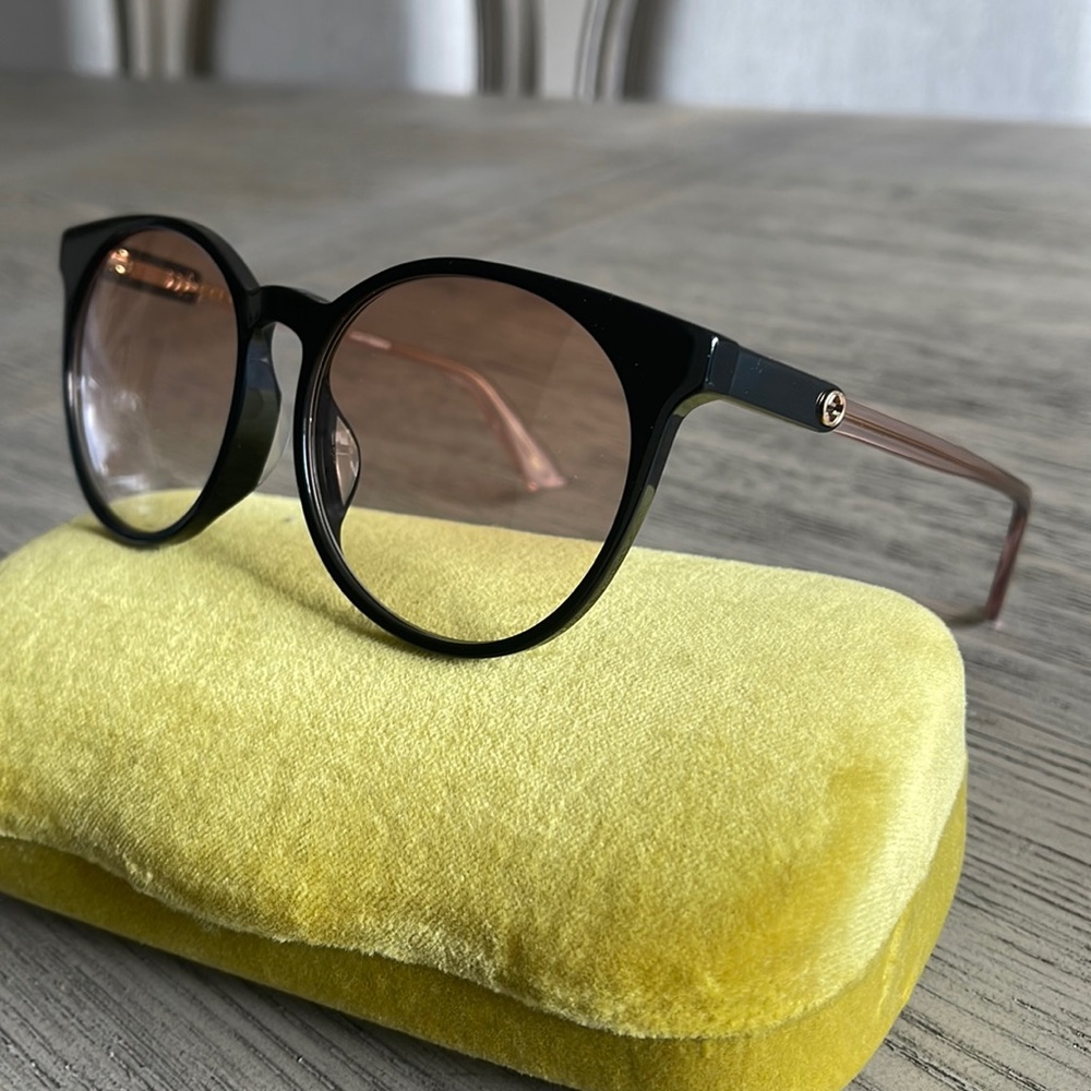 GUCCI 56mm Core Round Sunglasses